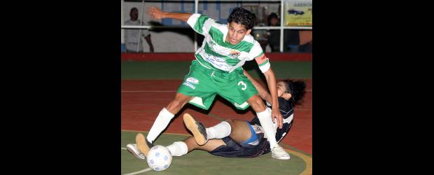 En Jardín, el mejor fútbol de salón | Archivo | La categoría juvenil se encarga de dar el espectáculo en Jardín.