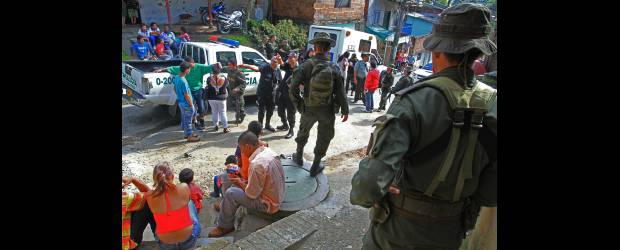 Un muerto tras ataque a patrulla en Caicedo | Esteban Vanegas | El sector de Caicedo donde atentaron contra la Policía y murió un presunto miembro del combo de Caicedo es una frontera de combos de la comuna 8.