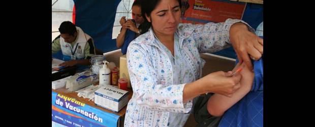 Sarampión recobra fuerza y preocupa al mundo | Archivo | El Ministerio de la Protección Social informó que la segunda fase de la campaña de vacunación nacional contra el sarampión tiene una meta de 2.8 millones de dosis, aplicadas a jóvenes y adolescentes entre 10 y 19 años.