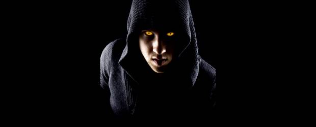 Ojo a los lentes no recetados | Shutterstock | La utilización de maquillaje y lentes de contacto es una práctica frecuente a finales de octubre. Tenga presente las recomendaciones médicas.