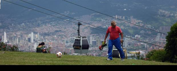 Con los ojos puestos en la ciudad | Cortesía Click A Los Barrios | Esta imagen fue tomada en uno de los recorridos por Susana Herrera en la Ciudadela Nuevo Occidente. Ella hace parte del proyecto Click a los Barrios, liderado por el reportero gráfico de este diario, Julio Herrera.