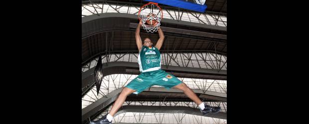 Stalin tiene su tumbao | Julio César Herrera | El guardia Stalin Ortiz Q. es figura de la final de la Copa Invitacional que se trasladará mañana a la U. de M.