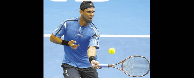 Auckland calienta a los colombianos | Cortesía | Alejandro Falla, con un raro look de balaca, remontó un difícil partido ante el estadounidense Donald Young en la primera ronda del ATP de Auckland.
