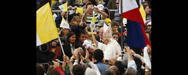 El Papa se reunió con ocho víctimas de curas pederastas de Malta | Reuters