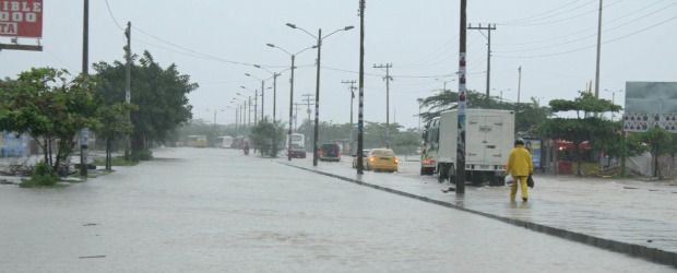 El invierno regresó a un país inundado | Colprensa | El Gobierno Nacional pidió a los alcaldes del país extender las medidas de prevención necesarias para evitar tragedias por lluvias. El Ideam advierte que la temporada invernal se prolongará durante todo marzo.