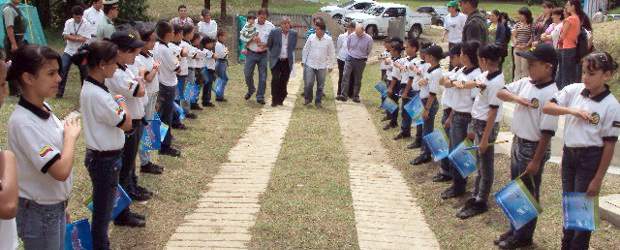 La Estrella recibió aula ambiental | Cortesía | El Área Metropolitana invirtió $3.000 millones en el aula ambiental.
