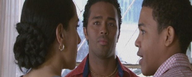 El Jose se presenta en casa de Belén para conocer a Dinkol. | Cortesía Canal RCN | Joe, Belén y Dinkol, su hijo.