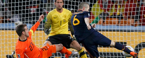 Iniesta llevó a España a la mayor gloria | Reuters | Andrés Iniesta fue la gran figura del equipo español en el duelo ante los holandeses, al anotar el gol del triunfo y del título para los ibéricos.