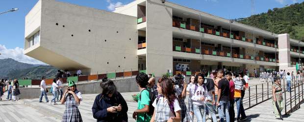Primer paso para un Área Educada | Archivo | La ciudadela La Vida, en Copacabana, es la más grande del Valle de Aburrá,