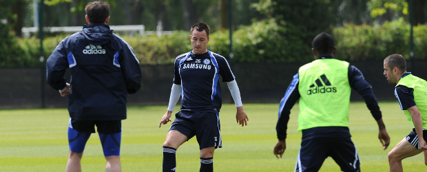 John Terry podrá jugar tras susto | AP | El central mostró su satisfacción de estar en condiciones de jugar.