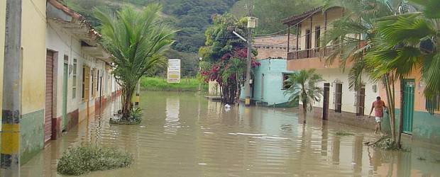 Río Cauca inundó ocho barrios en el corregimiento Bolombolo, en Venecia | Cortesía Julieth López | El nivel del río Cauca aumentó su nivel durante toda la semana debido al incremento de las lluvias.