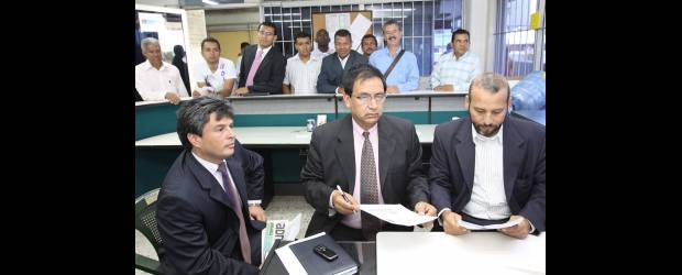 La propuesta de Apertura | | Los candidatos del Movimiento Apertura Liberal inscribieron su candidatura en la Registraduría puntuales, para lanzarse al ruedo político, con propuestas claras, serias y creativas, en busca de la reforma de la política colombiana.