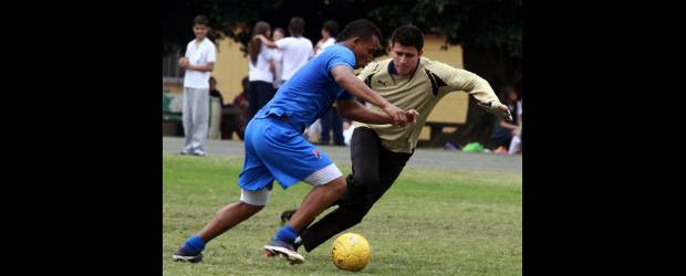 Medellín arrancó con el plan Racing | Julio César Herrera | Felipe Pardo, en la jugada con Bairon García, deberá mejorar su definición para consolidarse en el Medellín.