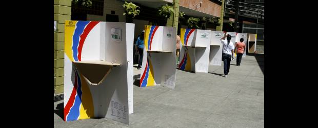 Abstención, un hábito no una falta de opciones | Esteban Vanegas | La abstención bajó de 54,95 por ciento en las elecciones presidenciales de 2006 a 51 por ciento en los comicios del pasado domingo, lo que indica que la mitad de los colombianos aptos para votar no acudieron a las urnas en la primera vuelta presidencial.