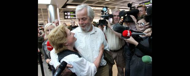 Todos los activistas salieron de territorio israelí | Peter Morrison, Ap - Dublin, Irlanda Del Norte | La Nobel de Paz irlandesa, Mairead Maguire, quien viajaba en el Rachel Corrie, fue recibida ayer en Dublin por su esposo, Jack Maguire. Junto a ella llegó el irlandés Denis Halliday, ex subsecretario general de Naciones Unidas.