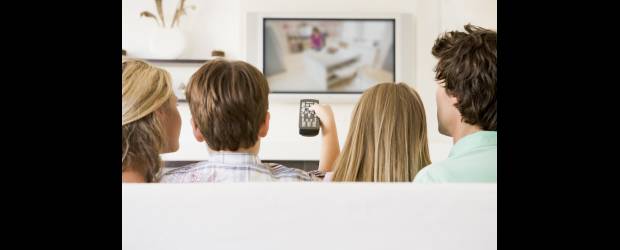 Tanta televisión no daña los ojos | Shutterstock | La mayoría de las pantallas planas tienen una resolución muy buena, pero siempre dependen de la señal que reciben. Y según sea ésta, los ojos se pueden cansar más que en otro tipo de pantallas, todo depende de la señal y la resolución.