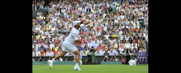 De un cachito tuvo Falla a Roger, qué rabia perder así | Toby Melville, Reuters, Inglaterra | El colombiano Alejandro Falla, con una cancha central llena en Wimbledon, confesó que se siente satisfecho por haber tenido al seis veces campeón Roger Federer, "contra las cuerdas". Pero la victoria fue para el actual monarca.
