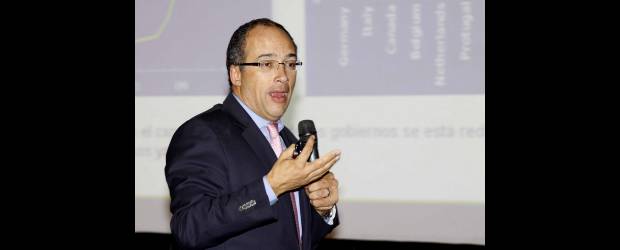Se descontará el IVA por crear empleo | Archivo | ministro de Hacienda