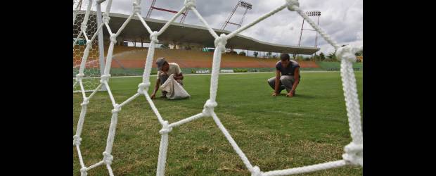 Al Sub20, Armenia le pone un corazón joven | Hernán Vanegas, Enviado Especial, Armenia | El estadio Centenario, que ha tenido tres inauguraciones oficiales (1981, 1983 y 1987), está estrenando grama bermuda. Por ese predio pasó una Selección de Nigeria que jugó un amistoso con Colombia. Este predio, remodelado, quedará como herencia mundialista. En diciembre esperan entregar las obras exigidas por la Fifa.