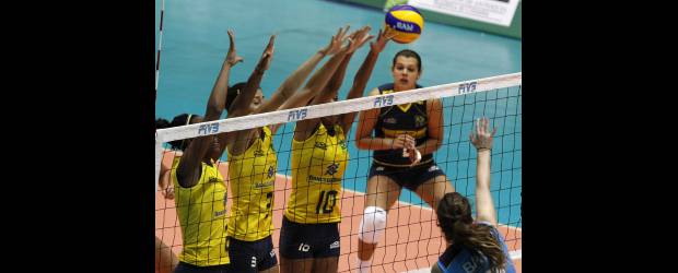 Las brasileñas pusieron el ritmo en el clásico | Edwin Bustamante | El bloqueo brasileño eliminó a Argentina que, pese a su buen nivel, sólo podrá disputar el quinto puesto como consecuencia del sorteo del torneo.