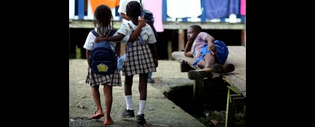 Ganaron 2010 con excelente | Archivo | Debemos trabajar por alcanzar estándares internacionales; por incorporar ciencia, innovación y tecnología en todos los niveles educativos, sostuvo María Fernanda Campo, Ministra de Educación, en su discurso anoche en Bogotá.
