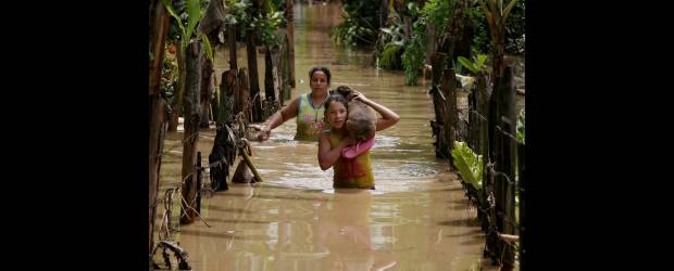 Hay diez sitios en riesgo de desastre | Juan Antonio Sánchez | En Puente Iglesias (corregimiento de Fredonia) se ha vivido durante los últimos meses una de las situaciones más críticas asociadas al invierno. En esta localidad, las inundaciones han afectado a cientos de familias.