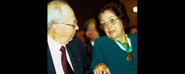 Se fue un visionario de la ingeniería paisa | Archivo | El ingeniero José Tejada Sáenz (q.e.p.d) y su esposa Sonny Jiménez, durante un homenaje que brindó la SAI a la primera ingeniera colombiana.