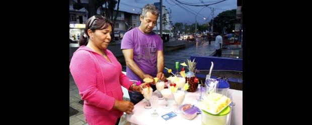 Por la ruta de la 13, hay de todo como en botica | Edwin Bustamante | El impulso económico en el sector se evidencia en la apertura de nuevos locales comerciales, al pasar de 194 a 214. Hasta un proyecto de un minicentro comercial comienza a tomar forma. Los residentes y comerciantes están contentos porque los cambios han generado un mayor sentido de pertenencia.