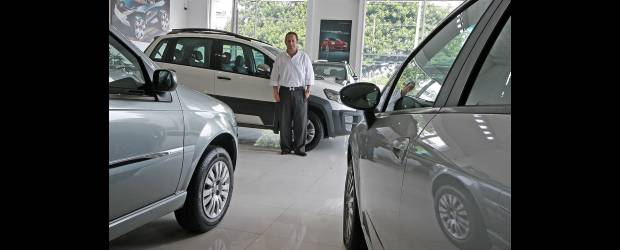 Fiat y Alfa Romeo, dos marcas que crecen | Este año, señala Bernardo Castro, Colitalia debe vender 3 mil carros. De ellos 2.700 serán de la marca Fiat y los 300 vehículos restantes corresponderían a las líneas de Alfa Romeo.
