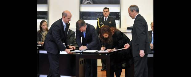 Unión comercial con Argentina | Presidencia- Buenos Aires, Argentina | Los presidentes Juan Manuel Santos y Cristina Fernández de Kirchner firmaron ayer varios acuerdos de cooperación comercial y económica