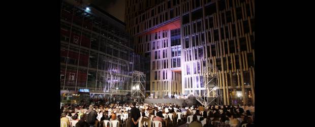 Medellín recibió el regalo de la Plaza de la Libertad | Róbinson Sáenz | El proyecto de la Plaza de la Libertad nació en el mandato de Aníbal Gaviria y ejecutado por este de Luis A. Ramos. Aspecto, anoche, de la inauguración.