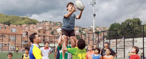 El rugby hace carrera contra la violencia | Manuel Saldarriaga | José Manuel Diossa, izquierda, es uno de los 25 jugadores que estará, desde hoy, defendiendo el título del Suramericano de mayores que Colombia logró en el 2009 en Costa Rica. Entrena las Escuelas Populares del Deporte.