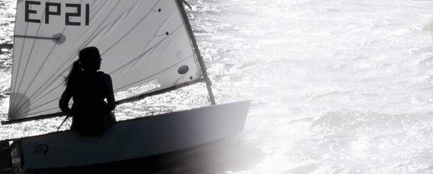 Elisa y Antonio elevan velas en Croacia |