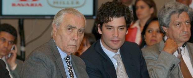 Don Julio Mario deja su huella | Colprensa | Don Julio Mario Santo Domingo Pumarejo (q.e.p.d.), en compañía de su hijo, Alejandro Santo Domingo Dávila, quien ya estaba al frente de la administración de los negocios familiares. El industrial fue el principal accionista de Bavaria y controló a Avianca, entre más de 100 empresas de varios sectores económicos.