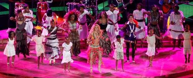 Shakira y Nelson Mandela protagonizan la clausura del Mundial | Reuters | Shakira interpretó el himno del Mundial, Waka Waka.
