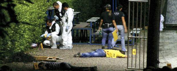 Recompensa por masacre en Villavicencio | Colprensa | Seis personas fueron asesinadas en un cancha en Villavicencio en la noche del martes. Gobierno del Meta ofreció recompensa de 30 millones de pesos.