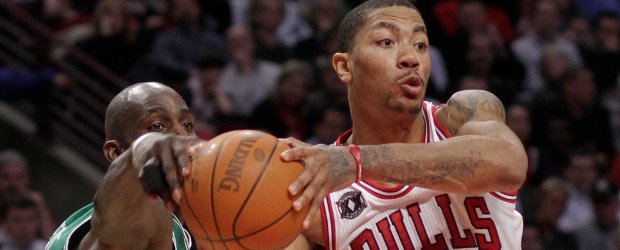 Bulls lograron triunfo decisivo ante los Celtics | Reuters | Rose (derecha) aportó 30 puntos, ocho asistencias, cinco rebotes y recuperó dos balones para liderar el ataque ganador de los Bulls, mientras el ala-pívot Kevin Garnett consiguió 10 tantos para los Celtics.