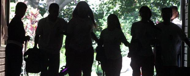 Por violencia, Medellín pierde el año | Archivo | Después de las amenazas a los docentes en República de Honduras y Pedregal, ambas instituciones entraron en anormalidad académica. En las dos los docentes han adelantado jornadas para analizar causas y consecuencias de la problemática y, con los estudiantes, jornadas de reflexión.