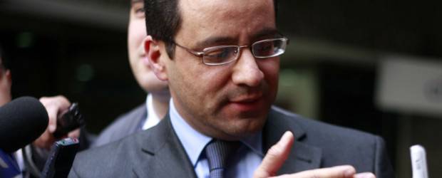 César Mauricio Velásquez rindió indagatoria ante la Fiscalía | Colprensa | El embajador de Colombia ante el Vaticano, César Mauricio Velásquez, dijo que acudió a la Fiscalía de forma "voluntaria".
