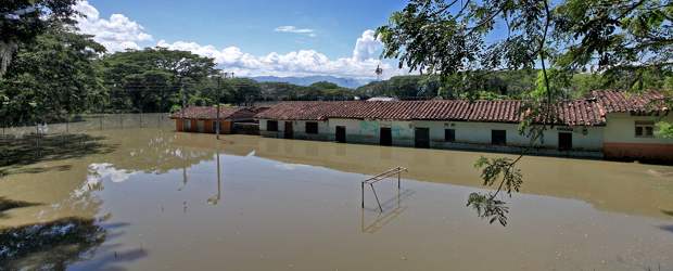 Cede cauce de río Cauca | El río Cauca de nuevo hace de las suyas por las lluvias.