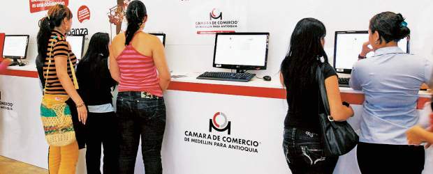 Comerciantes acogen renovación de registro | Archivo | Los comerciantes y los representantes de las sociedades recibieron con beneplácito los beneficios de la ley. Entre ellos, tendrán mayores posibilidades de acceder a nuevos mercados, créditos y otros servicios financieros.