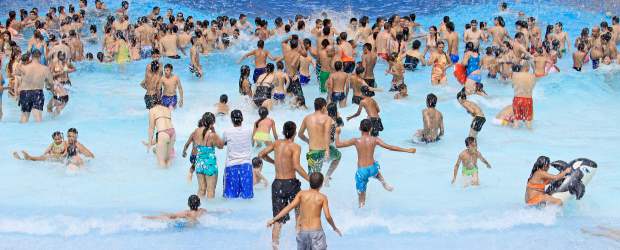 Fin de vacaciones con color de nostalgia | Juan Fernando Cano | Con lleno total se despidieron las vacaciones escolares en el Aquaparque Ditaires, de Itagüí. El aeroparque Juan Pablo II, las ciclovías y parques públicos, registraron también nutrida asistencia en la temporada. Los niños, que desde hoy vuelven a clases, fueron sin duda los protagonistas en gozar el descanso.