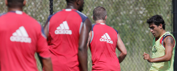Dos nuevas figuras se suman a la MLS | AP | Neri Castillo (der.) se convirtió en el nuevo Jugador Designado del Fire de Chicago.