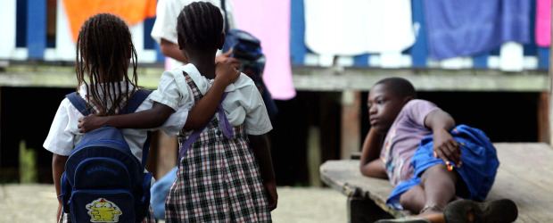 Hay planteles con currículo oculto | ONU | El informe Educación para Todos revelado este año por la Unesco dice que "los gobiernos no han reaccionado con la urgencia necesaria a los problemas suscitados por el VIH y el sida en la educación.