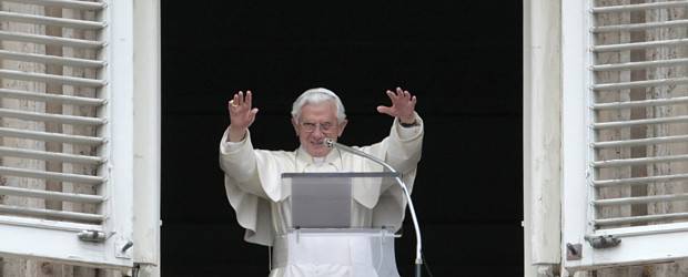 Vaticano refuerza lucha contra la pederastia | Reuters | En 2010, el papa Benedicto se reunió en 2010 con algunas víctimas de pederastia.
