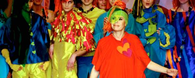 Las niñas están agathizadas | Archivo | Agatha firmó autógrafos y se tomó fotos con sus clientes.