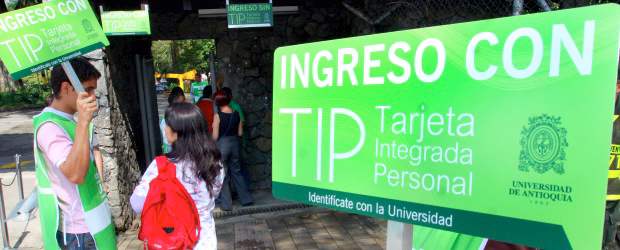Día de quiebre, el 15 en la U. de A. | Hernán Vanegas | El próximo martes en sesión ordinaria el Consejo Superior analizará las condiciones de la U. de A. para determinar si abre o no la institución. En esa reunión se espera la propuesta de normalización de una comisión nombrada por el Consejo Académico. El presidente del Consejo Superior es Luis Alfredo Ramos Botero, gobernador de Antioquia.