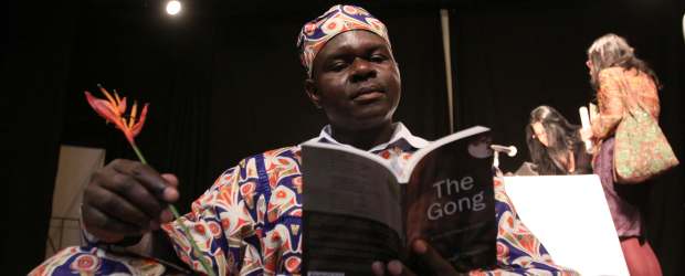 Letras para reinventar la vida | Fotos: Hernán Vanegas - Cortesía | En el Festival de poesía son 100 los escritores que comparten esta vez sus poemas con la ciudad. Entre ellos, la conversación también fluye, así como el asombro.