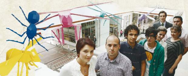 Insectos que pican en grande | Hernán Vanegas | Unas treinta personas trabajaron en la exposición de insectos gigantes, que estará en el centro comercial hasta el 31 de agosto. Para dejarse picar.