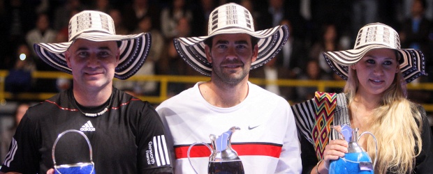 Agassi y Sampras, todo un espectáculo en Bogotá | Colprensa | De izquierda a derecha Andre Agassi, Pete Sampras y Anna Kournikova.